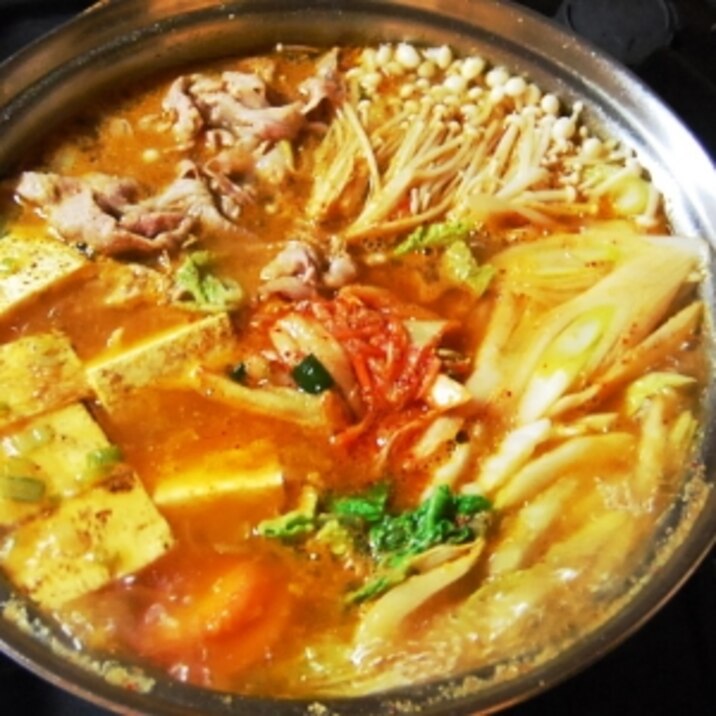 ネギ・生姜・胡麻たっぷり！絶品スープのキムチ鍋